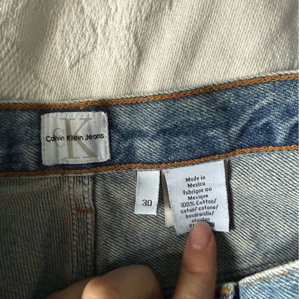 Vintage 90’s Calvin Klein Jean Shorts Easy Fit Double Stone Wash Denim Women's - Picture 2 of 6